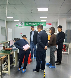     European customers visited the factory